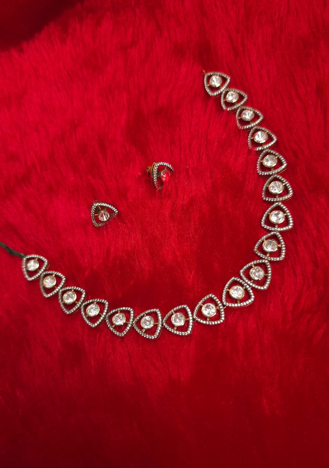 Triangle Glow Necklace Set