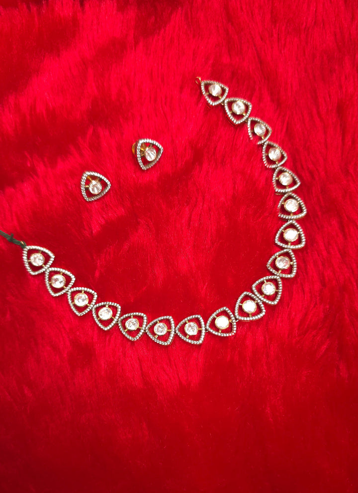 Triangle Glow Necklace Set