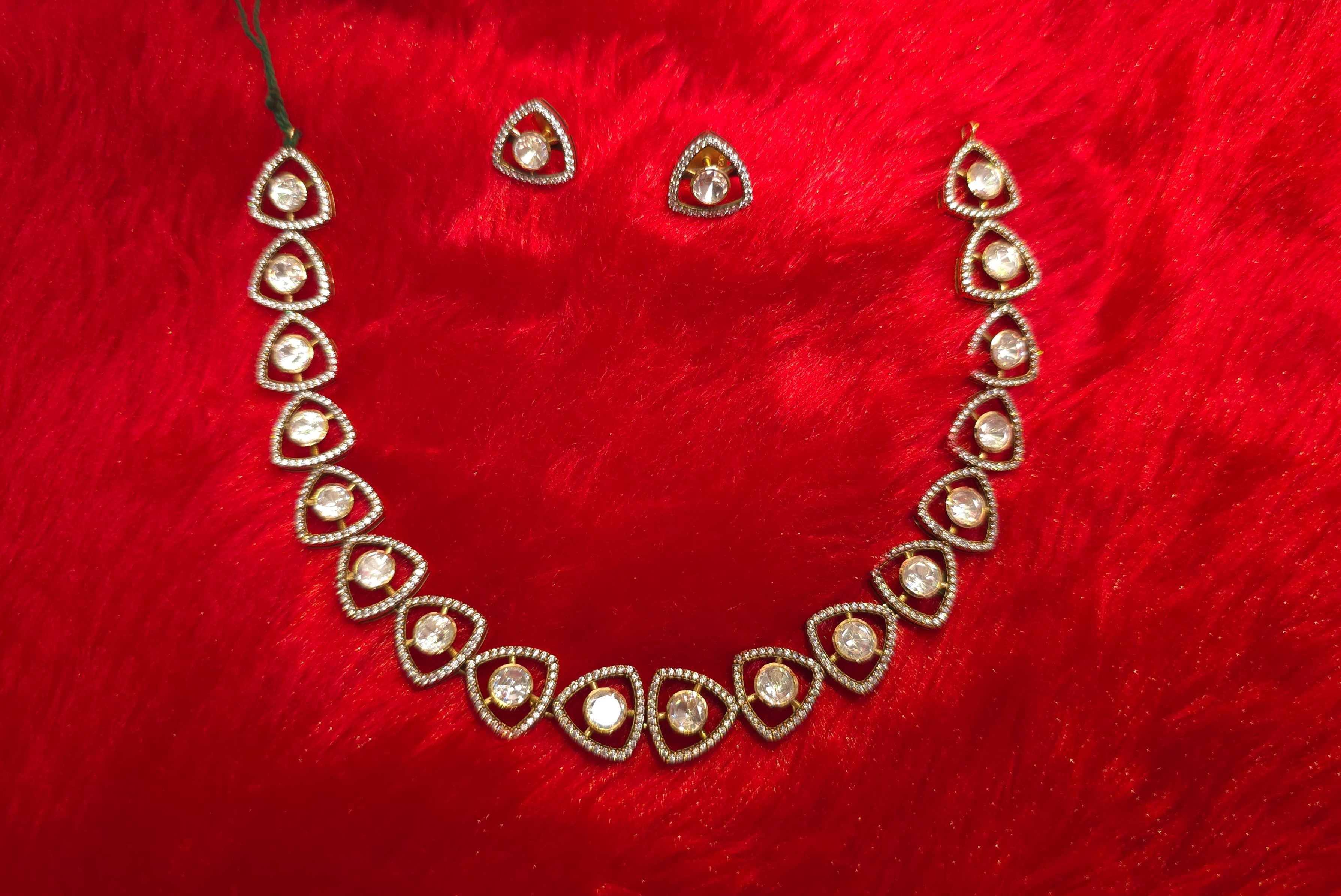 Triangle Glow Necklace Set