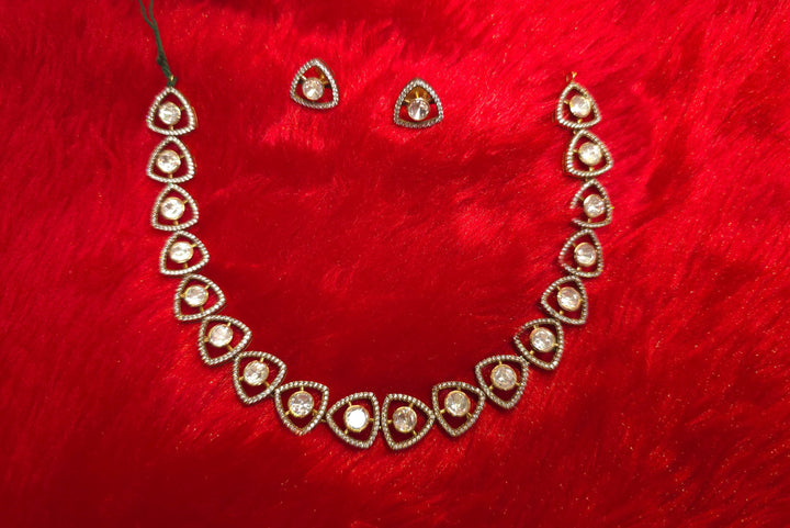 Triangle Glow Necklace Set