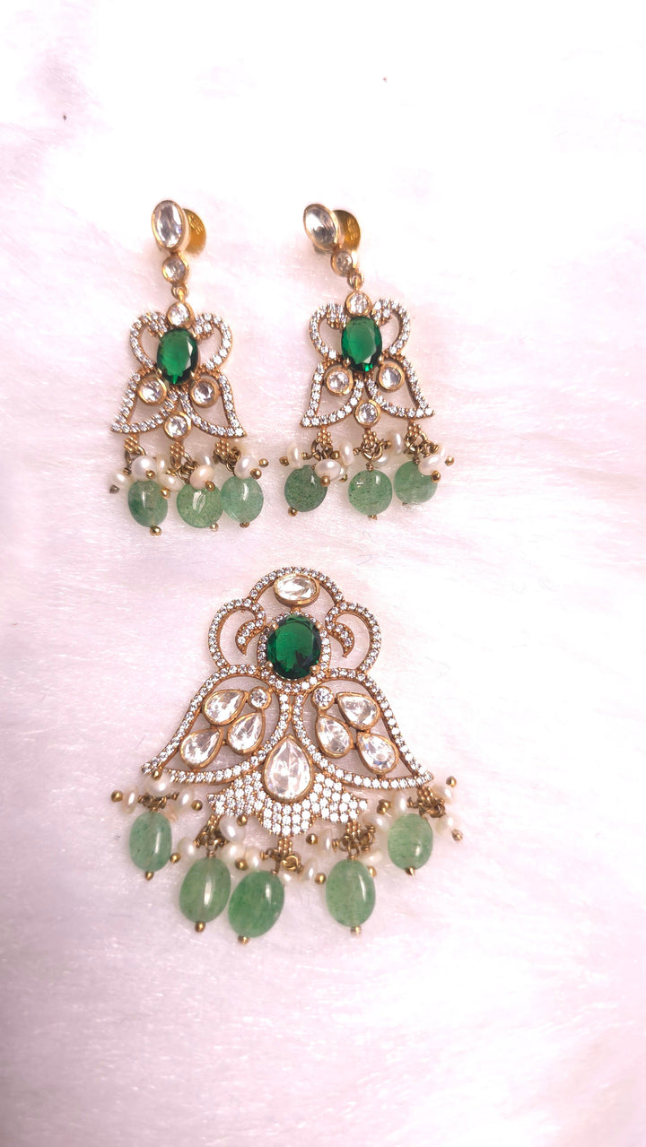 Emerald Dew Pendant Set